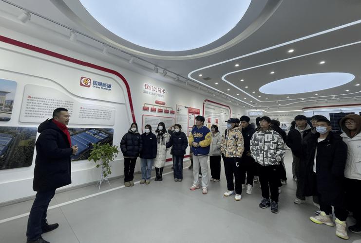 活動中既有企業展廳參觀,又有工廠生產線零距離觸摸,還有企業產品體驗