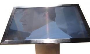 全國領先的液晶廣告機廠家 聚焦傳媒與廣電領域的雙面廣告機